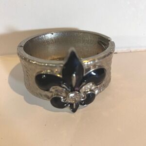 Silver Tone Fleur de Lis Bangle Bracelet Rhinestone Black Enamel Hinged Cuff